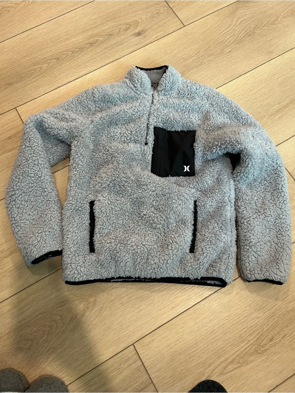 Hurley Light Gray Sherpa Fleece Pullover with Black Trim
